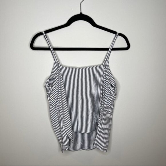 Old Navy women’s stripped tank top Sz Medium - Picture 4 of 4